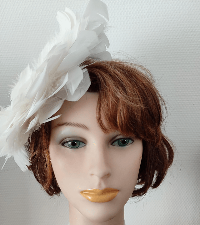 Bibi pour mariée plumes et perles blanches